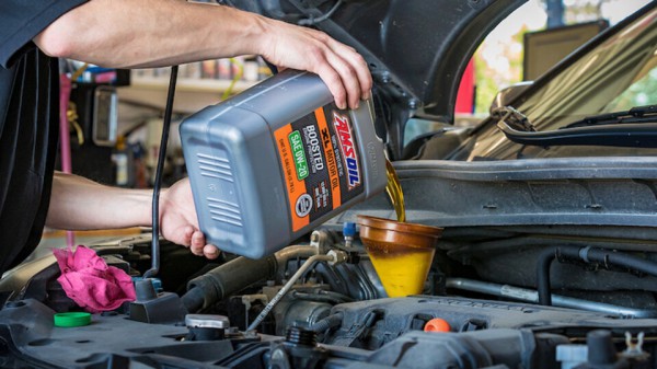 Rủi ro khi thay dầu động cơ không đúng chuẩn cho xe hybrid Rủi ro khi thay dầu động cơ không đúng chuẩn cho xe hybrid