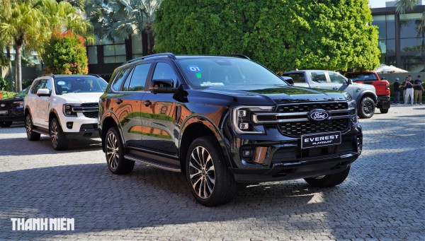 SUV 7 chỗ: Toyota Fortuner ngày càng 'hụt hơi' trước Ford Everest