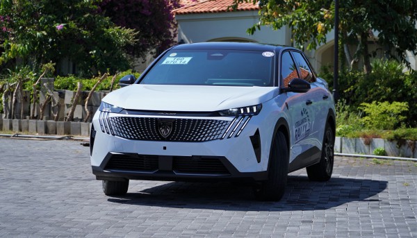 SUV châu Âu Peugeot 3008 mới tại Việt Nam có 2 phiên bản, giá từ 1,279 tỉ SUV châu Âu Peugeot 3008 mới tại Việt Nam có 2 phiên bản, giá từ 1,279 tỉ