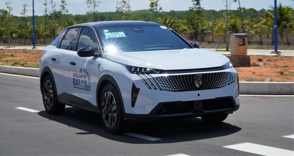 SUV châu Âu Peugeot 3008 mới tại Việt Nam có 2 phiên bản, giá từ 1,279 tỉ SUV châu Âu Peugeot 3008 mới tại Việt Nam có 2 phiên bản, giá từ 1,279 tỉ
