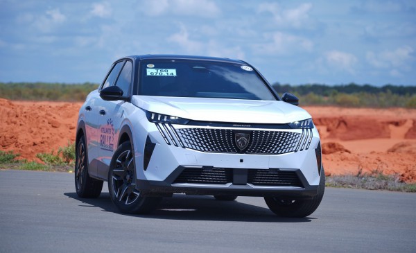 SUV châu Âu Peugeot 3008 mới tại Việt Nam có 2 phiên bản, giá từ 1,279 tỉ SUV châu Âu Peugeot 3008 mới tại Việt Nam có 2 phiên bản, giá từ 1,279 tỉ