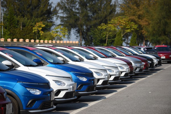 SUV đô thị: Toyota Corolla Cross ‘bùng nổ’ trong tháng Ngâu, VinFast bất ngờ ‘ém’ doanh số