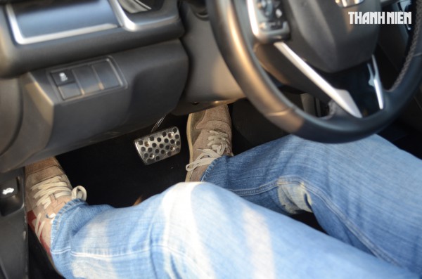 Sai lầm cần tránh khi lái ô tô số tự động dừng, khởi hành ngang dốc Sai lầm cần tránh khi lái ô tô số tự động dừng, khởi hành ngang dốc