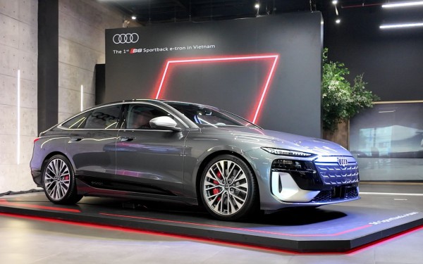 Sedan điện hiệu năng cao đầu tiên của Audi về Việt Nam, giá 4,2 tỉ đồng Sedan điện hiệu năng cao đầu tiên của Audi về Việt Nam, giá 4,2 tỉ đồng