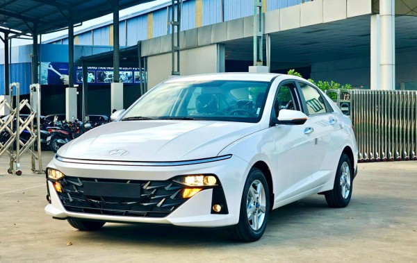 Sedan hạng B đua giảm giá, nhiều mẫu xe khởi điểm hơn 300 triệu đồng Sedan hạng B đua giảm giá, nhiều mẫu xe khởi điểm hơn 300 triệu đồng