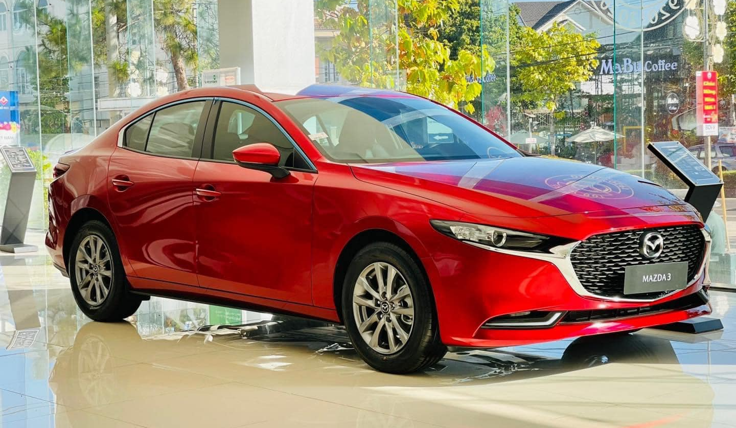 Sedan hạng C dưới 900 triệu: Mazda3 dẫn đầu, Hyundai Elantra vượt Kia K3