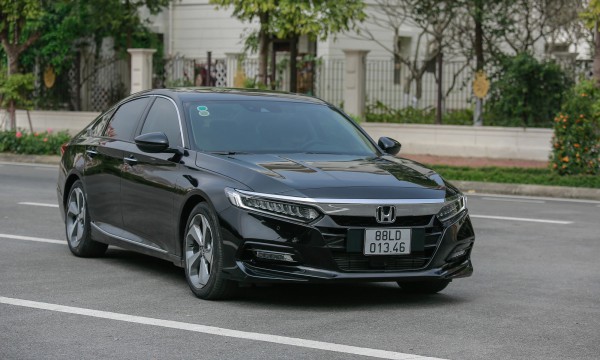 Sedan hạng D năm 2025: Các đối thủ 'lay lắt', chỉ Toyota Camry còn sức hút