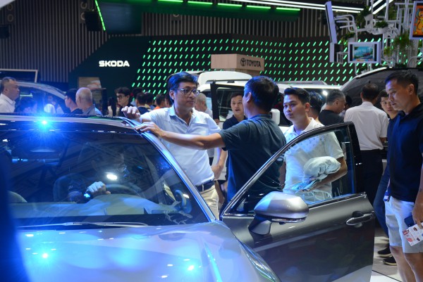 Sức mua ô tô hồi phục, người Việt ngày càng ưa chuộng xe điện, hybrid Sức mua ô tô hồi phục, người Việt ngày càng ưa chuộng xe điện, hybrid