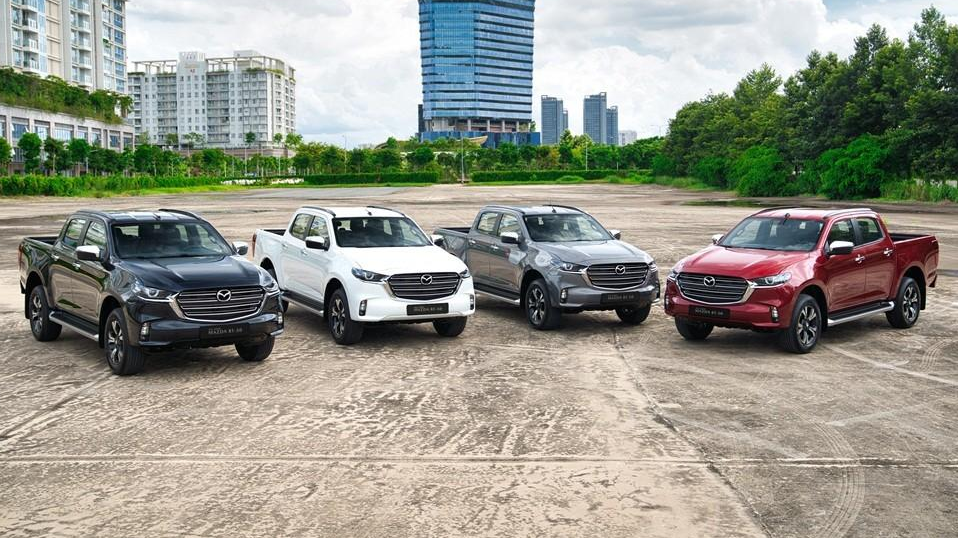 Sức mua xe bán tải tăng 6%, Ford Ranger bứt phá bỏ xa Mitsubishi Triton