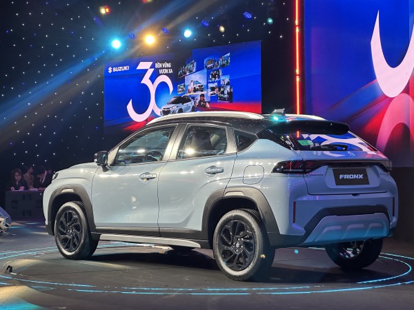 Suzuki Fronx có nhiều trang bị hấp dẫn, giá từ 520 triệu đồng