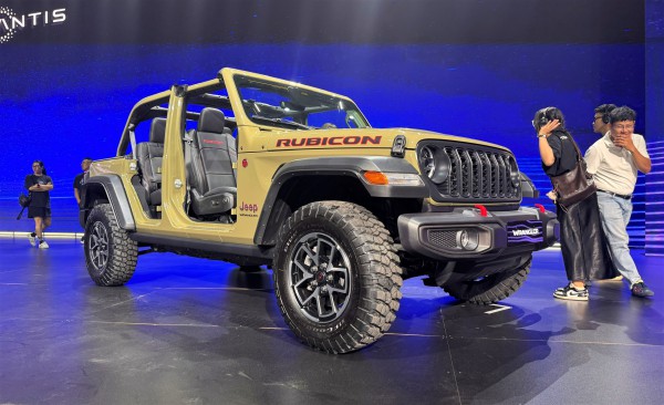 THACO chốt giá Jeep Wrangler dưới 3 tỉ, thấp hơn nhiều so với nhà phân phối cũ THACO chốt giá Jeep Wrangler dưới 3 tỉ, thấp hơn nhiều so với nhà phân phối cũ