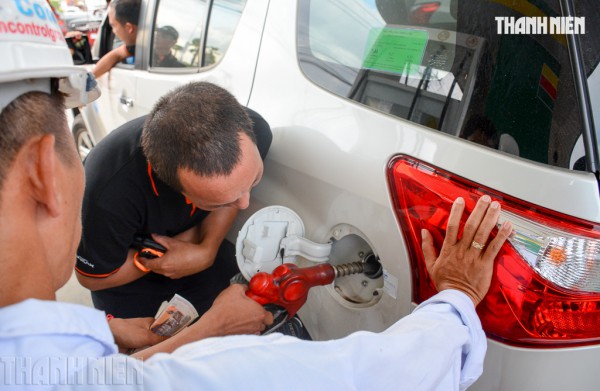 Tác hại của việc để bình xăng ô tô cạn quá lâu Tác hại của việc để bình xăng ô tô cạn quá lâu