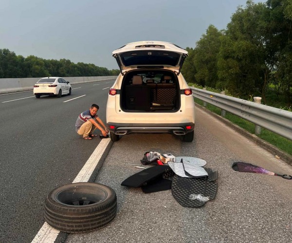 Tại sao nên kiểm tra lốp xe trước khi chạy trên cao tốc? Tại sao nên kiểm tra lốp xe trước khi chạy trên cao tốc?