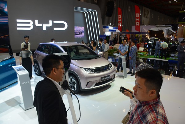 Tháng cuối năm, hàng loạt ô tô tại Việt Nam ồ ạt giảm giá Tháng cuối năm, hàng loạt ô tô tại Việt Nam ồ ạt giảm giá