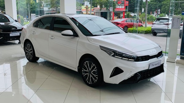 Thêm mẫu xe sedan tại Việt Nam bỏ bản số sàn Thêm mẫu xe sedan tại Việt Nam bỏ bản số sàn
