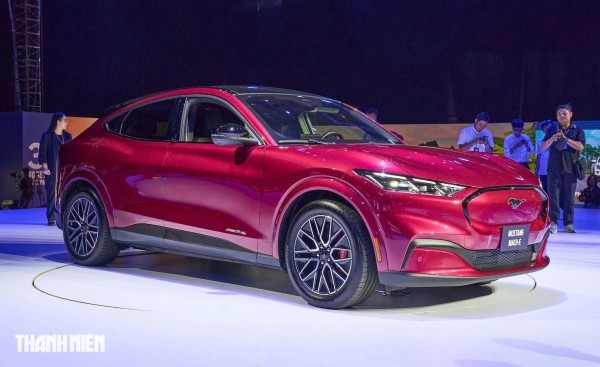 Thị trường ô tô lại đua giá, nhiều mẫu giảm đến cả tỉ đồng Thị trường ô tô lại đua giá, nhiều mẫu giảm đến cả tỉ đồng