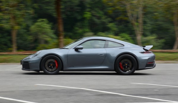 Thói quen của người lái khiến pin ô tô hybrid nhanh xuống cấp, hư hỏng