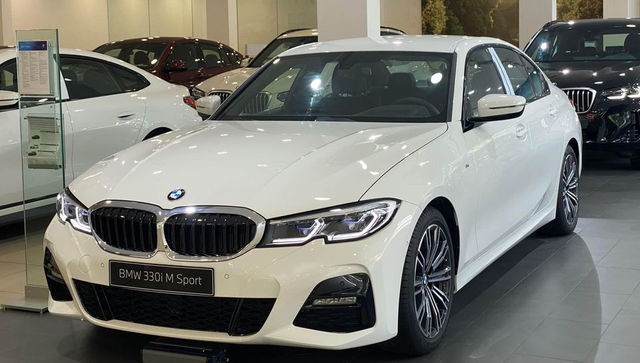 Thực hư BMW 3-series tiếp tục giảm giá gần 1 tỉ đồng để ‘xả hàng’?