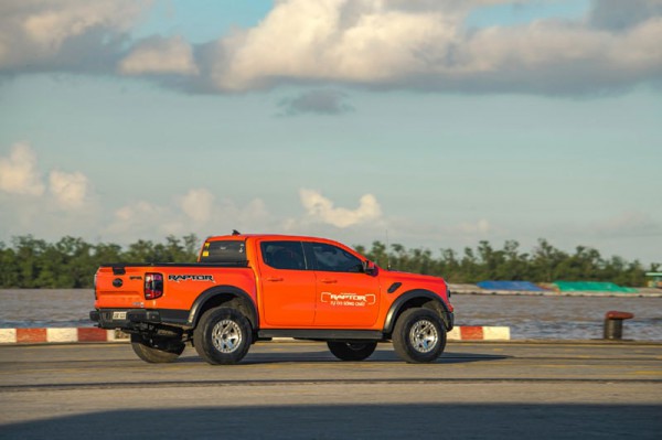 Thuế tiêu thụ đặc biệt chưa tăng, giá xe pick up đang giảm sâu