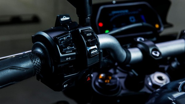 Tính năng Cruise Control trên xe máy hoạt động ra sao, khi nào nên sử dụng?