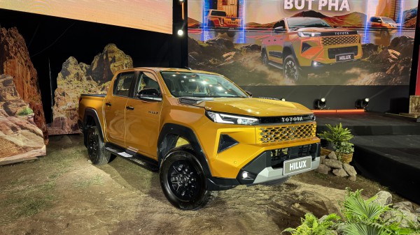 Toyota Hilux 2026 lột xác thiết kế, chốt giá từ 632 triệu đồng Toyota Hilux 2026 lột xác thiết kế, chốt giá từ 632 triệu đồng