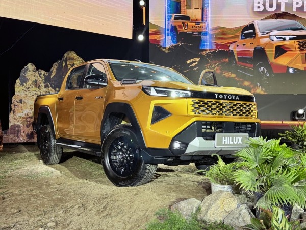 Toyota Hilux 2026 lột xác thiết kế, chốt giá từ 632 triệu đồng Toyota Hilux 2026 lột xác thiết kế, chốt giá từ 632 triệu đồng