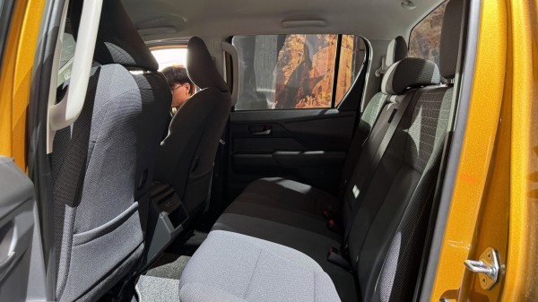 Toyota Hilux 2026 lột xác thiết kế, chốt giá từ 632 triệu đồng Toyota Hilux 2026 lột xác thiết kế, chốt giá từ 632 triệu đồng