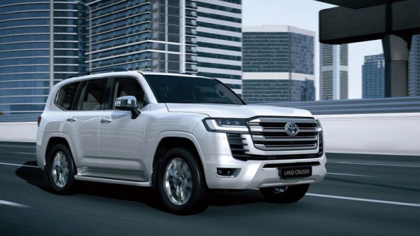 Toyota Land Cruiser LC 300 hybrid tiếp nối sự phi lý?