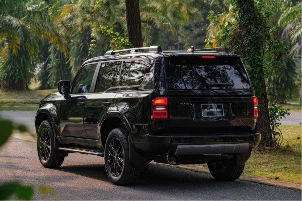 Toyota Land Cruiser Prado 2025 chốt giá 3,48 tỉ đồng tại Việt Nam