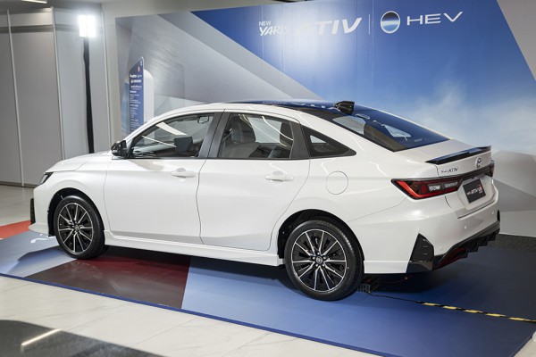 Toyota Vios Hybrid hút khách, tháng đầu mở bán nhận gần 3.700 đơn đặt hàng Toyota Vios Hybrid hút khách, tháng đầu mở bán nhận gần 3.700 đơn đặt hàng