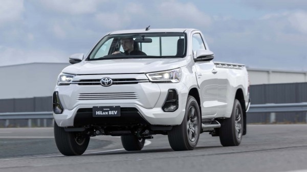 Toyota 'chốt' thời gian, địa điểm sản xuất Hilux chạy điện, liệu có về Việt Nam?