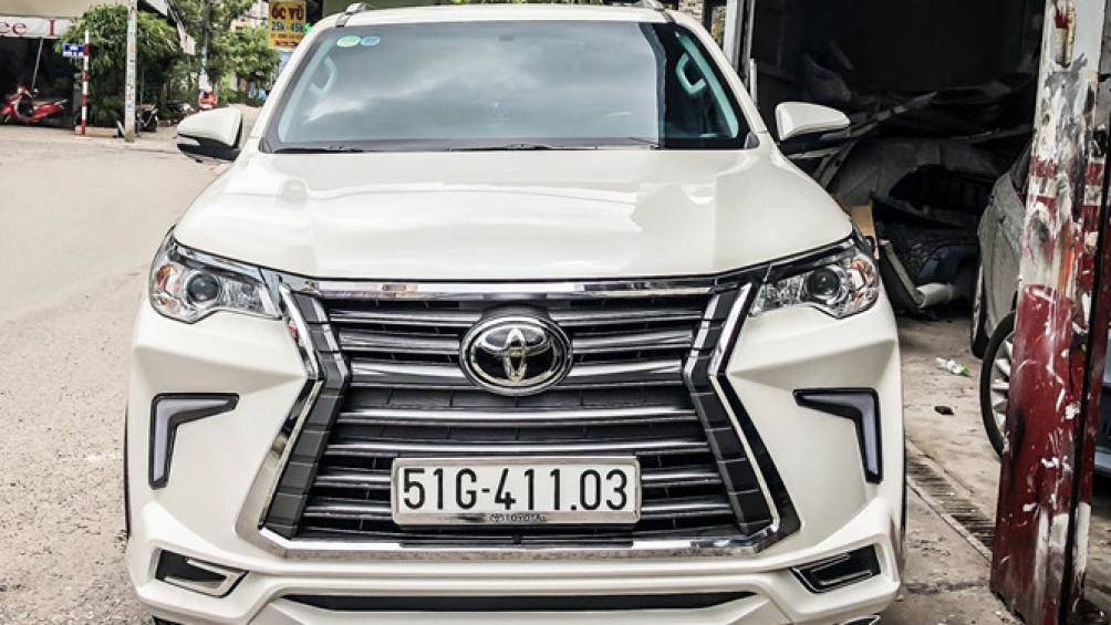 Toyota Fortuner độ phong cách Lexus xuất hiện rất nhiều tại Việt Nam