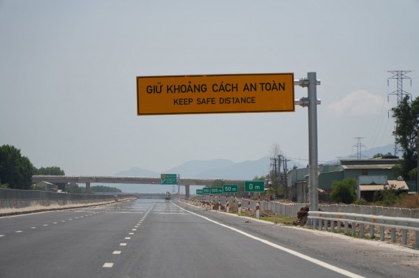 Trường hợp nào bắt buộc đặt biển cảnh báo sau ô tô 150 mét trên cao tốc? Trường hợp nào bắt buộc đặt biển cảnh báo sau ô tô 150 mét trên cao tốc?