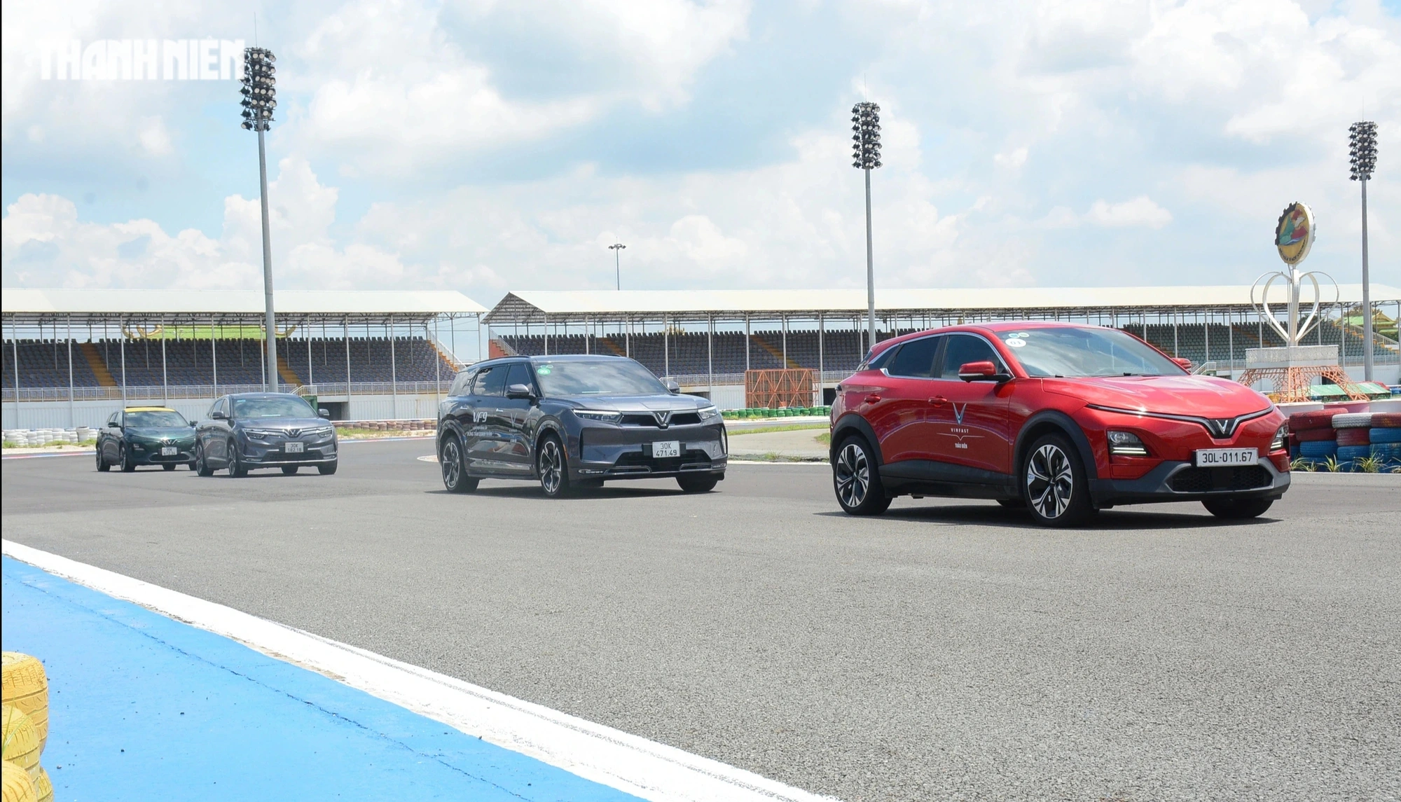 Từ 1.1.2025, học lái ô tô điện được cấp bằng B giống xe số tự động