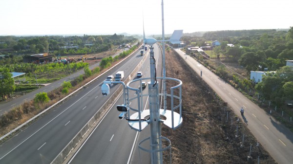 Vi phạm nguyên tắc an toàn cơ bản trên cao tốc, mức phạt 22 triệu đồng