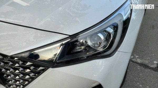Vì sao đèn pha một số mẫu ô tô thường bị ngưng tụ hơi sương? Vì sao đèn pha một số mẫu ô tô thường bị ngưng tụ hơi sương?