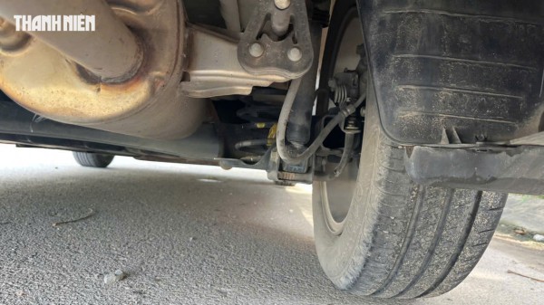 Vì sao giảm xóc bên phải ô tô thường hư hỏng sớm hơn? Vì sao giảm xóc bên phải ô tô thường hư hỏng sớm hơn?