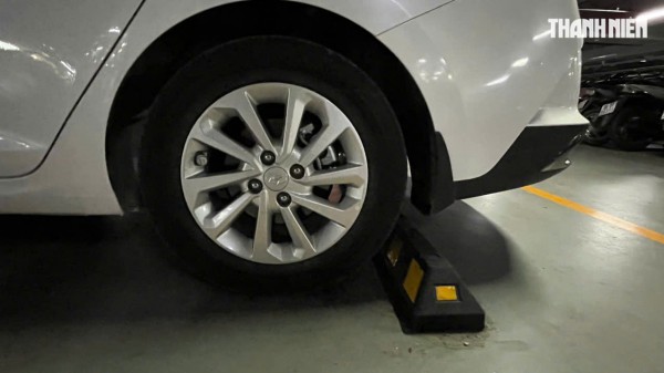 Vì sao không nên để bánh xe chạm thanh chắn khi đỗ ô tô? Vì sao không nên để bánh xe chạm thanh chắn khi đỗ ô tô?