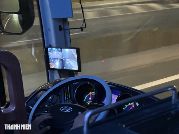 Vì sao nhiều xe khách trang bị camera 'xóa' điểm mù? Vì sao nhiều xe khách trang bị camera 'xóa' điểm mù?