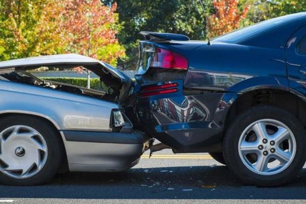 Vì sao thân vỏ ô tô mới dễ bị móp méo, biến dạng khi va chạm?