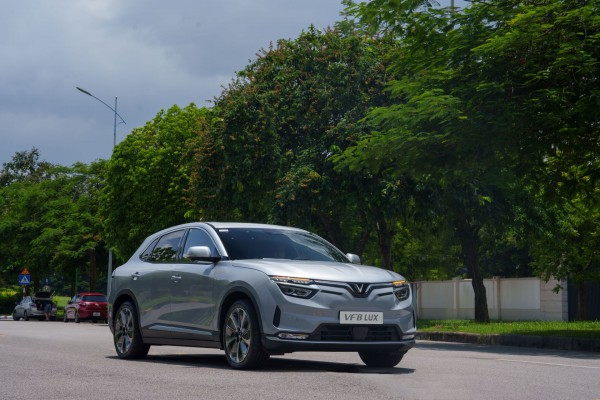 VinFast VF 8 giúp người dùng giải quyết cả hai nhu cầu “xe xịn, giá tốt”