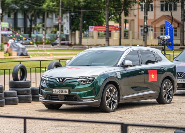 VinFast VF 8 giúp người dùng giải quyết cả hai nhu cầu “xe xịn, giá tốt”