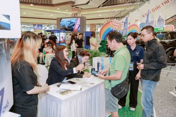 VinFast VF MPV 7 “ghi điểm” với người dùng TP.HCM: Nhiều lợi thế hơn hẳn MPV chạy xăng