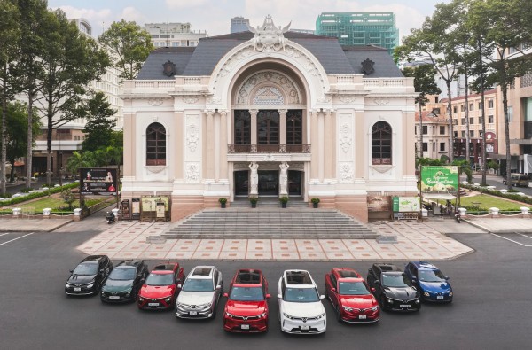 VinFast triển khai chiến dịch “mãnh liệt vì tương lai xanh” - hỗ trợ toàn dân chuyển đổi sang xe điện VinFast triển khai chiến dịch “mãnh liệt vì tương lai xanh” - hỗ trợ toàn dân chuyển đổi sang xe điện