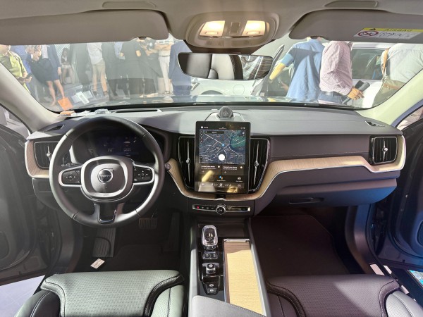 Volvo XC60 và S90 bản nâng cấp giá từ 2,3 tỉ đồng tại Việt Nam Volvo XC60 và S90 bản nâng cấp giá từ 2,3 tỉ đồng tại Việt Nam