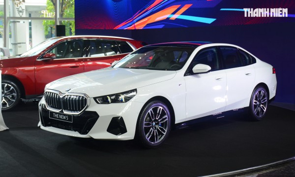 Vừa trình làng BMW 5-series thế hệ mới, THACO giảm 100 triệu đồng cho khách mua Vừa trình làng BMW 5-series thế hệ mới, THACO giảm 100 triệu đồng cho khách mua