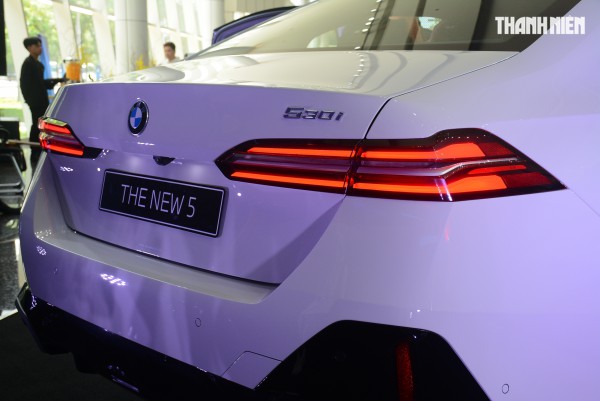 Vừa trình làng BMW 5-series thế hệ mới, THACO giảm 100 triệu đồng cho khách mua Vừa trình làng BMW 5-series thế hệ mới, THACO giảm 100 triệu đồng cho khách mua