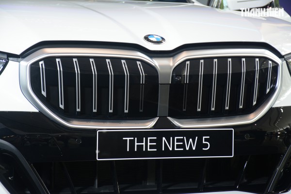 Vừa trình làng BMW 5-series thế hệ mới, THACO giảm 100 triệu đồng cho khách mua Vừa trình làng BMW 5-series thế hệ mới, THACO giảm 100 triệu đồng cho khách mua