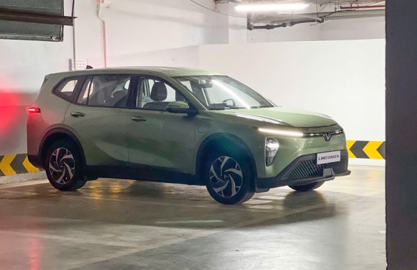 Xe MPV điện 7 chỗ đầu tiên của VinFast lộ diện Xe MPV điện 7 chỗ đầu tiên của VinFast lộ diện