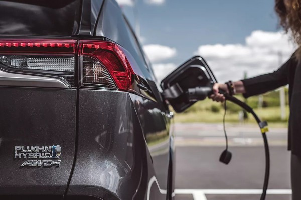 Xe PHEV phát thải cao gấp 5 lần thử nghiệm, không 'xanh' như công bố? Xe PHEV phát thải cao gấp 5 lần thử nghiệm, không 'xanh' như công bố?